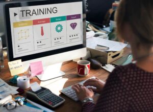 Top 5 Frontline Software Tools to Simplify Training and Task Communications