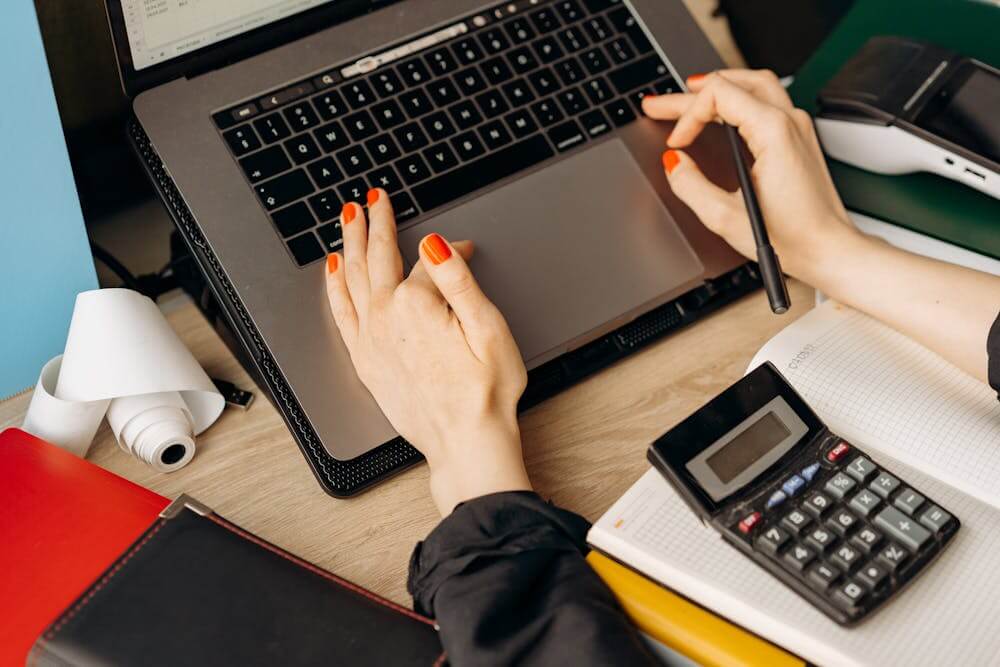 Local Bookkeeping Services in Houston: Why Consider the Expertise of a Pro?