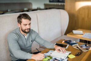 From Side Hustle to Scalable Startup: When Is It Time to Seek Outside Funding?