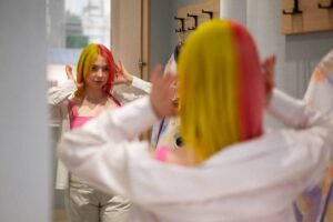 How Platinum Blonde Hair Filters Are Changing the Way We Try New Hair Colors